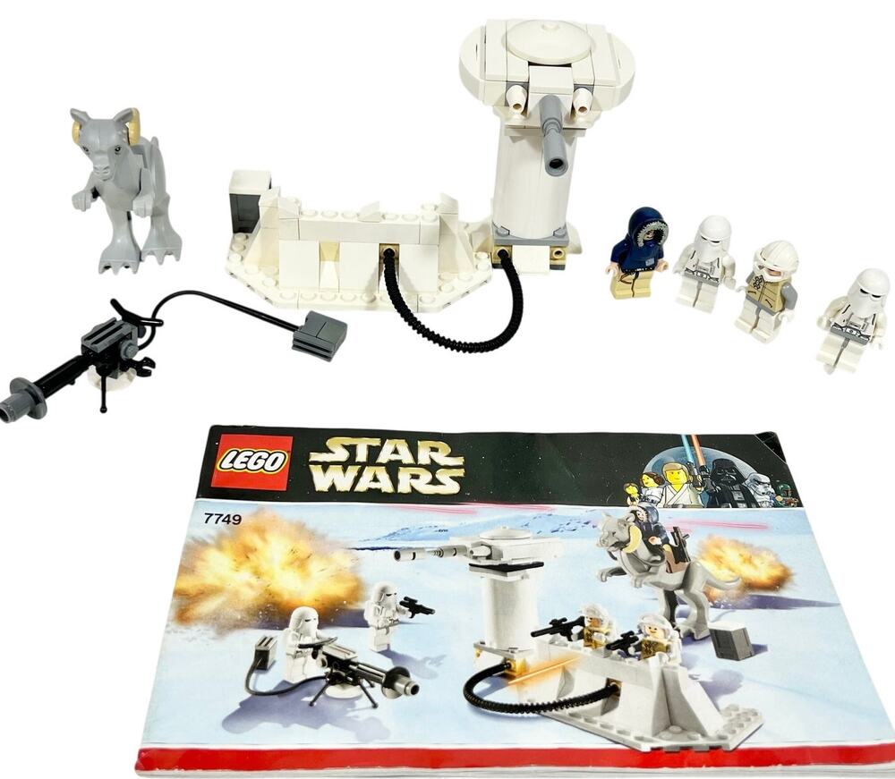 LEGO Star Wars Echo Base (7749) 2009 95% Complete Manual Tauntaun Figures